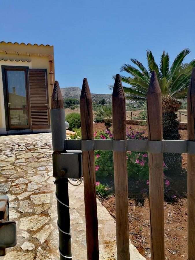 La Villa Dei Girasoli Custonaci Bagian luar foto
